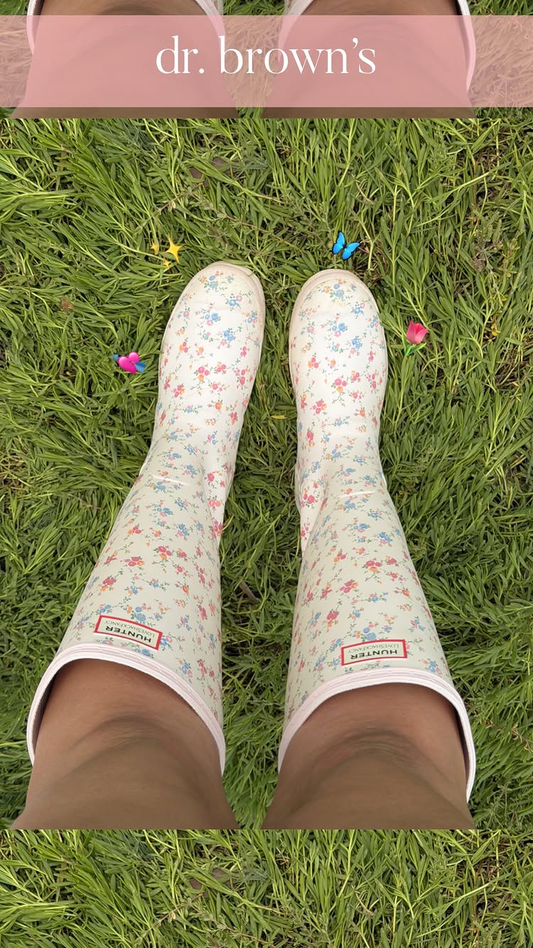#ad #gifted Love having the freedom to feed my baby anywhere with @drbrowns Options+ Bottle! 🧺🌸🍼💗