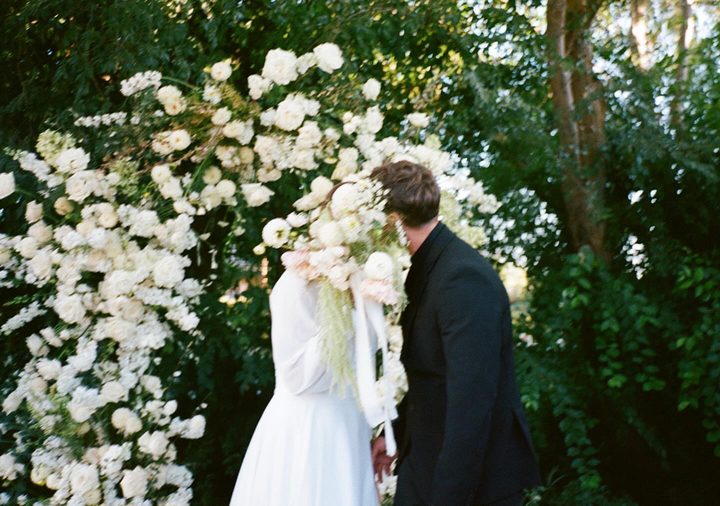 a sweet backyard wedding 🌼🎞️💌 #filmiscool #filmphotography #35mmfilm #weddingphotography #kodakfilm