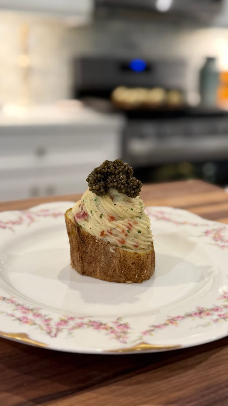 It’s National Caviar Day!

I hope you’re celebrating with something delicious, like this potato topped with @roecaviar.

Thank you to everyo