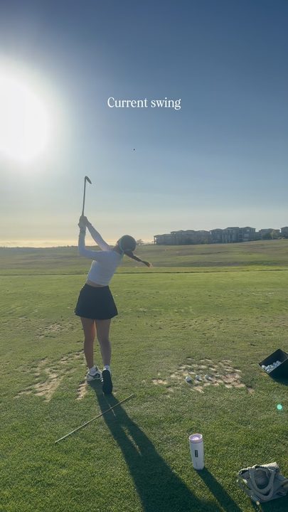 Does it look similar? Because it feels drastically different 🥴

#golfstagram #golfaddict #golfgirl #golfswing #fypシ