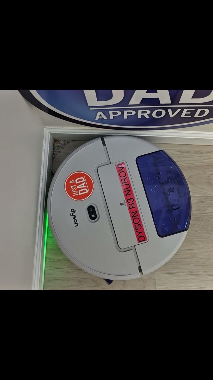 Does this robot vacuum actually hit the corners? #vacuum #smarttech #dyson