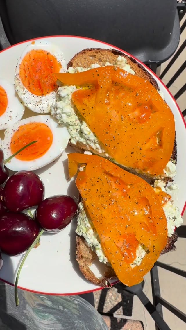 Another balanced breakfast to keep you sane!! This one’s a keeper.

I’ll be putting pesto in my cottage cheese from here on out I know that 