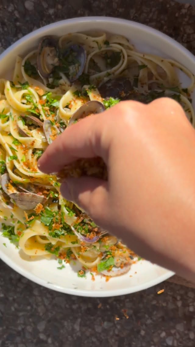 Doug’s Clams Linguine

Ingredients
For the clams 
2 lbs small clams, I used butter clams
2-3 tablespoons kosher salt

Lemony panko 
3 tables