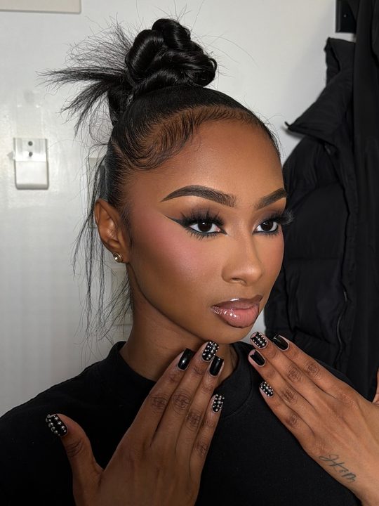 MANI + GLAM by ME ☺️ I love making your visions come to life 
#brooklynmua #makeupartistny #brooklynmakeupartist