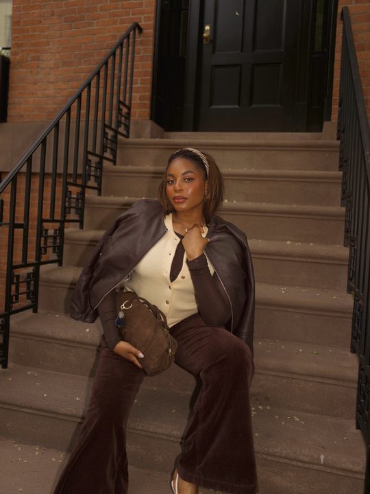 Pops of butter yellow on a random Tuesday ✨🧈💛 @rogervivier comment “outfit” & I’ll send you the link to the outfit 

#wiw #outfit #rogervivier 

Jacket @quince 
Cardi @meandem 
Top @intimissimi 
Pants @agjeans