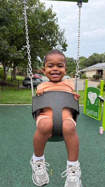 Morning routine today 🤎☀️

We got up, got everybody dressed and ready, grabbed the babies and headed to the park as a family. 🥹🫶🏽 Nothing fancy, just fresh air, quality time and making little memories together. 🌳☀️

Hone