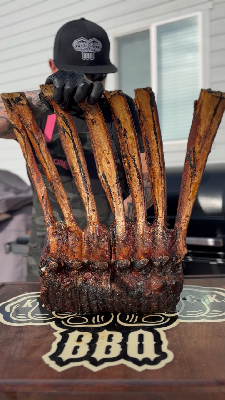 46 pounds of prime beef on 7 bones #tomahawk #tomahawksteak #dinnerideas