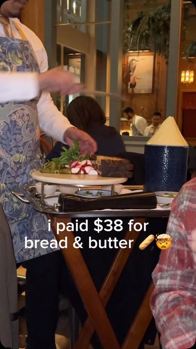 would you pay $38 for bread + butter!?!? 🤯🤯🤯

📍 @qualitybistro 

#nycfoodie #nycfood #nyceats #nycfoodporn #nycfoodgals #nycfoodies #nycfoodguide #nycfoodblogger #breadbutter #infatuationnyc #breadandbutter