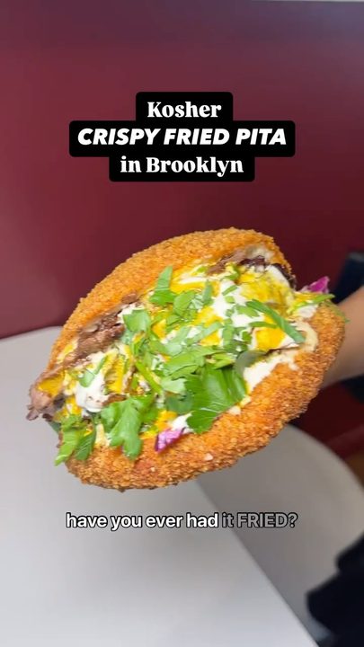 COOLEST KOSHER SANDWICH IN NY?! ➡️ Crispy fried pita stuffed w/ steak shawarma🔥🥩 This authentic Israeli spot in Brooklyn has taken the classic shawarma sandwich to the next level. The fried pita literally tastes like a S
