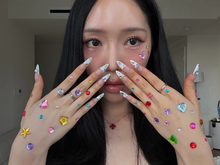 bedazzled 

🩵

💜

🩷

🤍