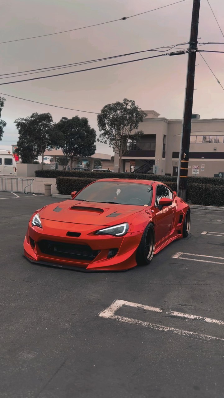 Golden suns ☀️
•
#gt86 #gt86gang #gt86lifestyle #jdmcars #widebody #rocketbunny #hankook #seibon #seiboncarbon #agwheels #86 #toyota #toyota