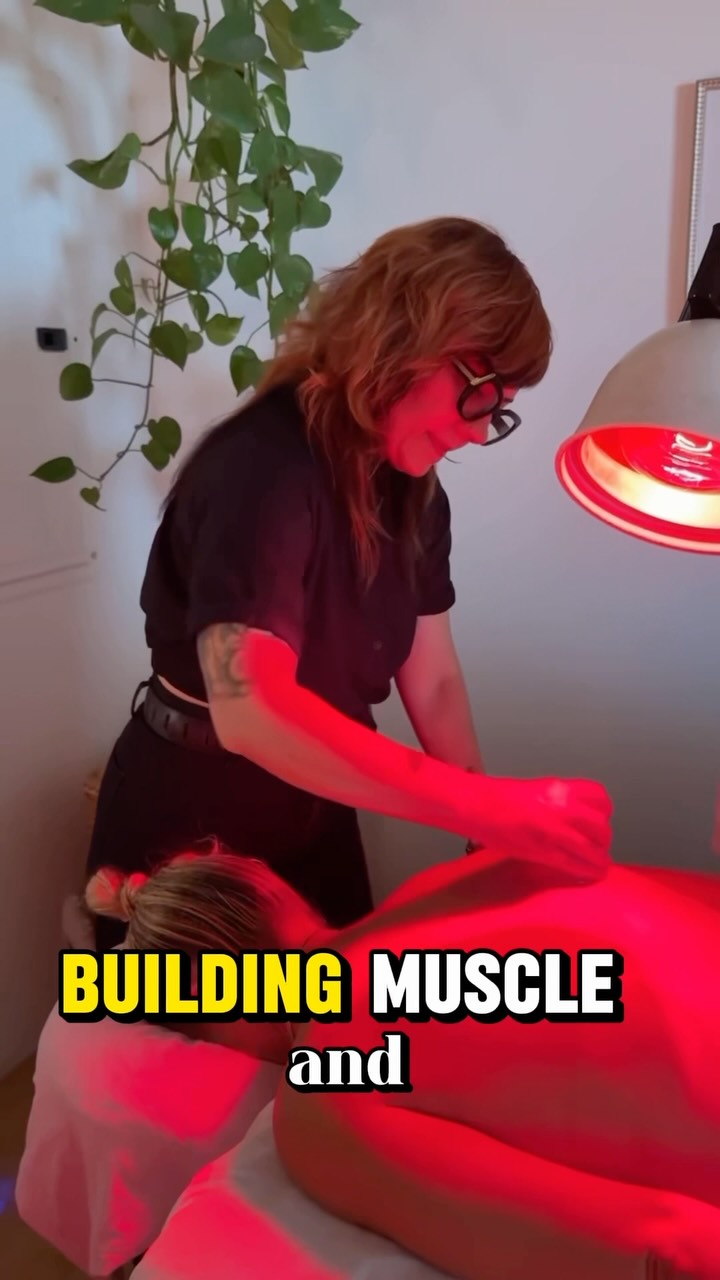 @meche.alotta has been lifting weights with me for the past 6 years…long before IG told us we should. 

She doesn’t lift weights just for how it makes her look. She lifts for how i