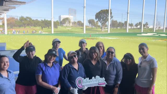 @latinagolfers golf lessons today at the Lakes at El Segundo!!! 3 golf lesson series started today. I love the community we have created⛳️💚 Go to latinagolfers.com for more of our events!