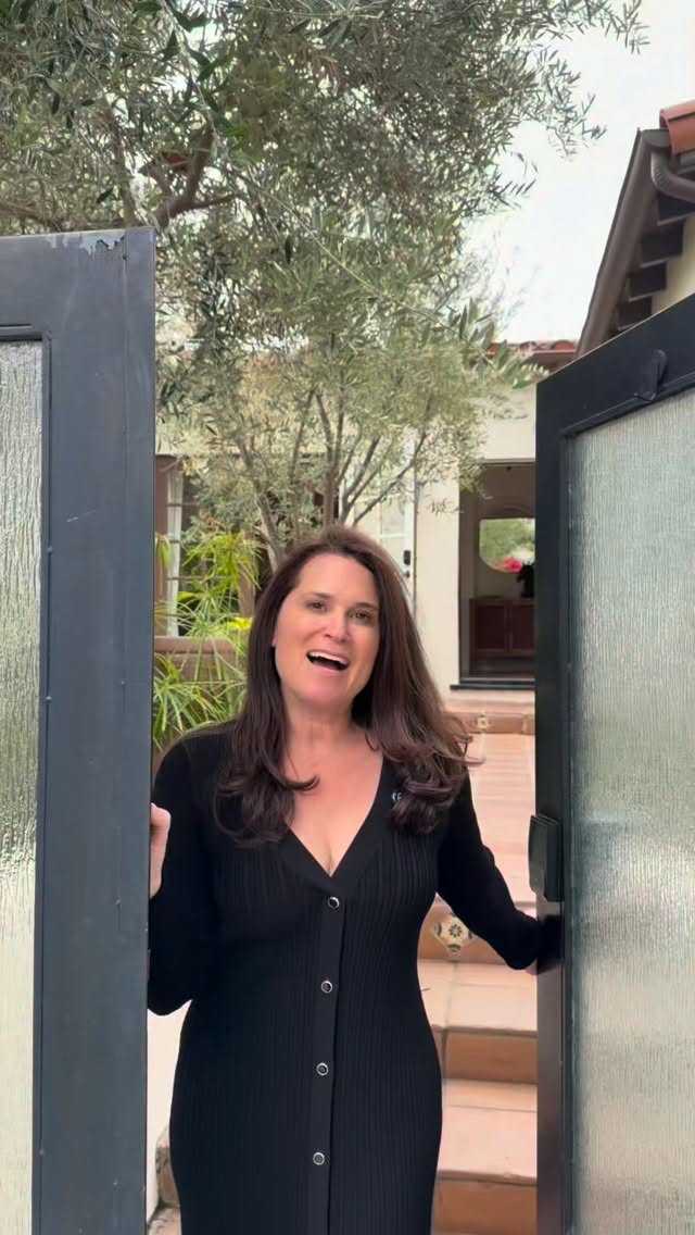 ✨ Beverly Fairfax Spanish Gem✨

A hidden oasis in the heart of Los Angeles just became even more compelling.

Behind lush hedges and gates, 