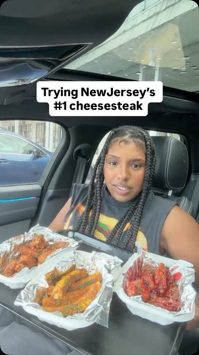 I NEVER do mukbangs… but this food deserved a whole sit-down 😂🔥 Newark, my city deserves THISSSS! 🧱

@cheessteaks officially brought the flavor to Brick City, and the menu is STACKED:

🥩 Loaded cheesesteaks
🍗 Wings with 