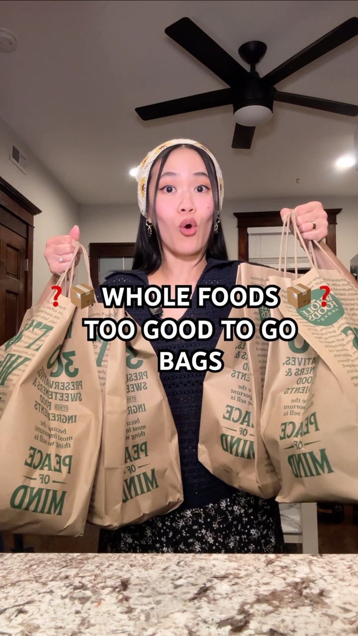 ❓📦 what’s inside 4 TOO GOOD TO GO bags from Whole Foods?? 😯 #toogoodtogo #wholefoods #mysterybags