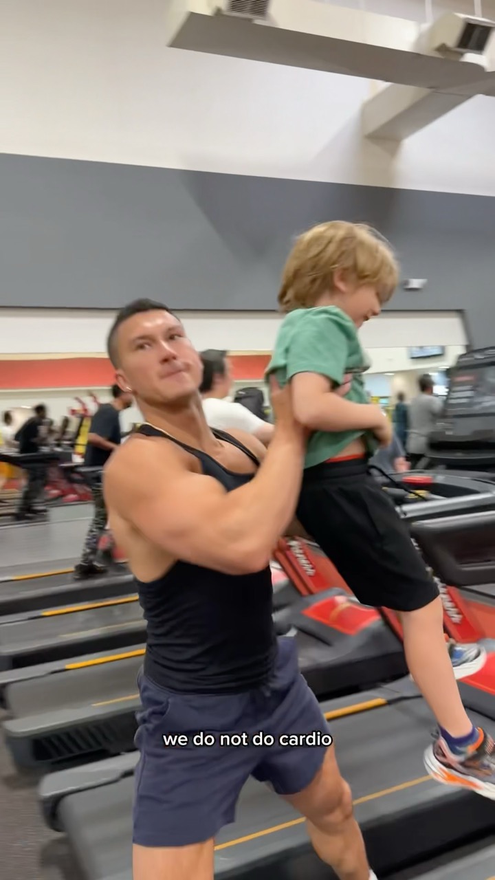 POV: you bring ur son to the gym #trendingshorts #fitness #gym #comedy #viral