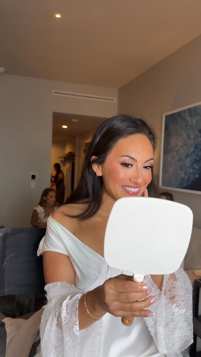 perfect little angel bride @alextoler__ ❣️❣️❣️ 
hair by @naomi.doeshair 

#bridalmakeup #bridalmakeupartist #weddingmakeup #makeupartist #sa