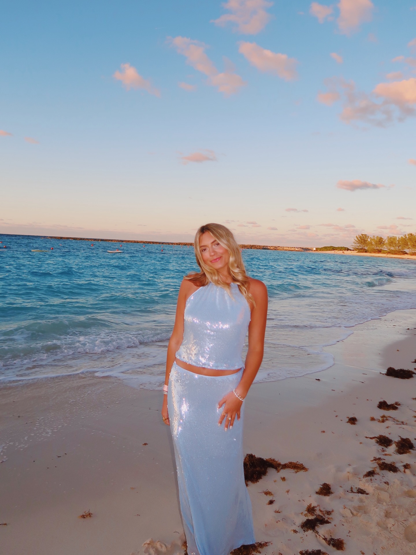 so far, so good !!! 🐠🌊⭐️🫧

#islandlife #pinterestinspired #bahamas #holidaystyle #sunsetaesthetic