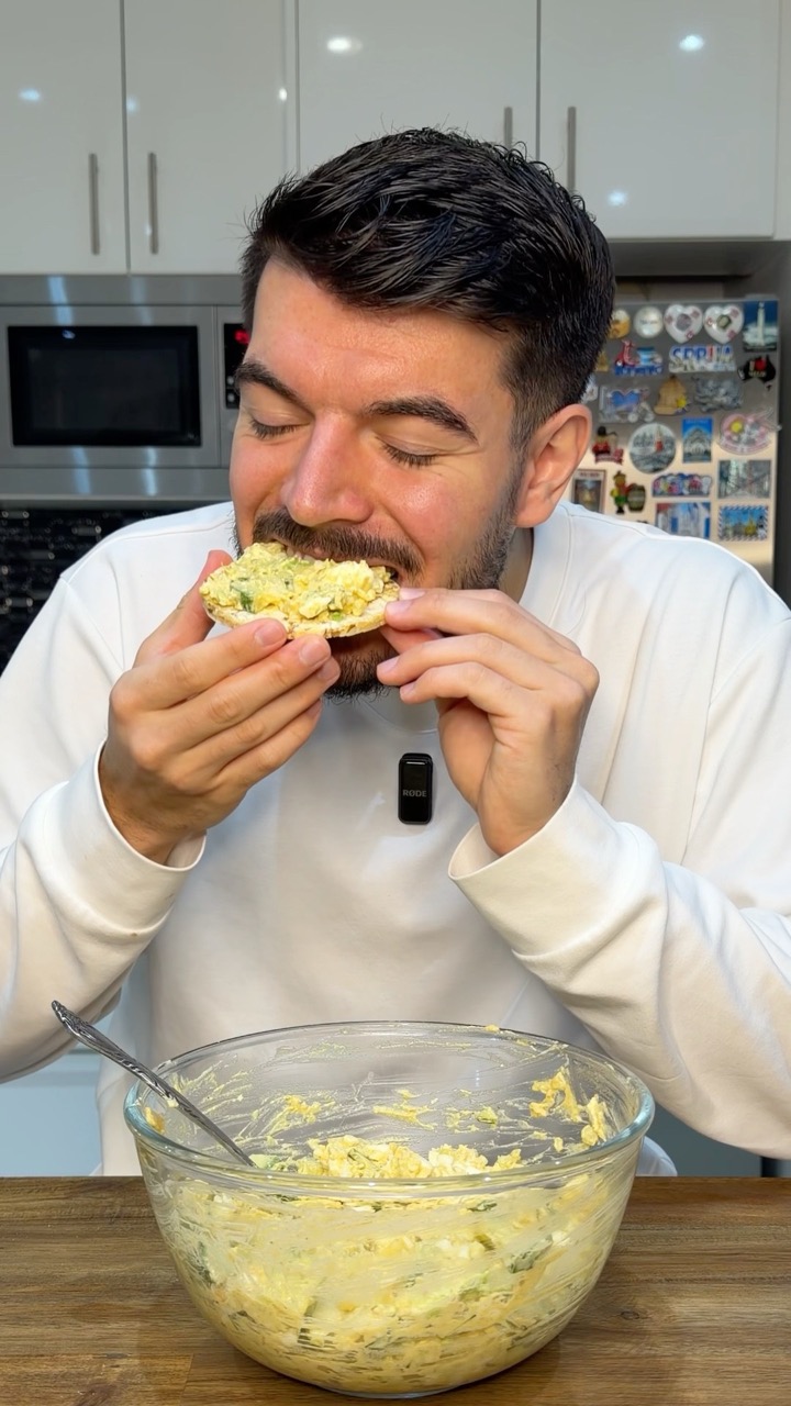 Crunchy Egg & Avocado Salad… 🔥