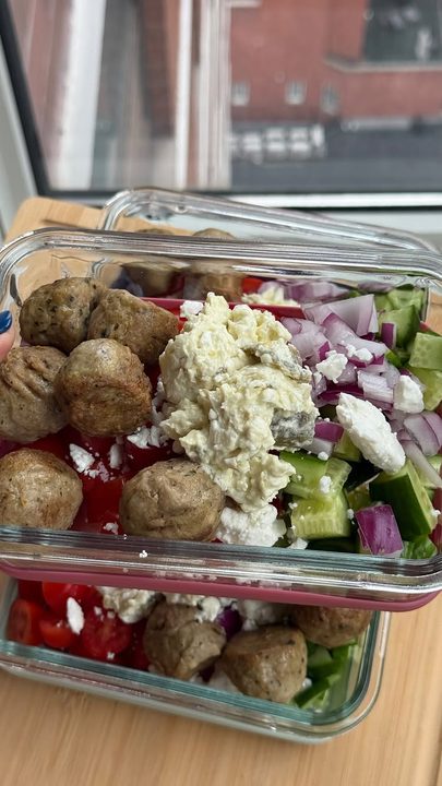 Such an easy meal prep!!

Ingredients:
Trader Joe’s meatballs
Feta
Cucumber
Red onion
Tomato
Crazy feta (can sub with tzatziki)

Recipes:
1. Dice the red onion, cucumber, and tomatoes.
2. Air fry the meatballs until gold