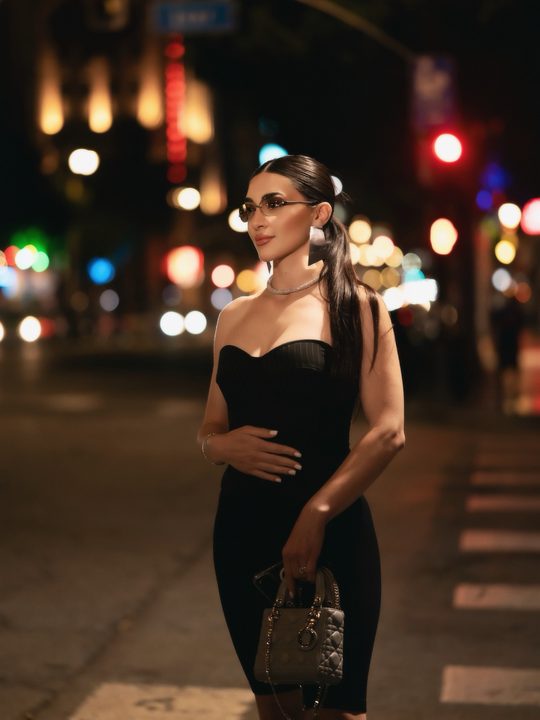Nightfall Elegance🖤✨

#itgirlstyle #nightoutfit #street #lights #nightasthetic