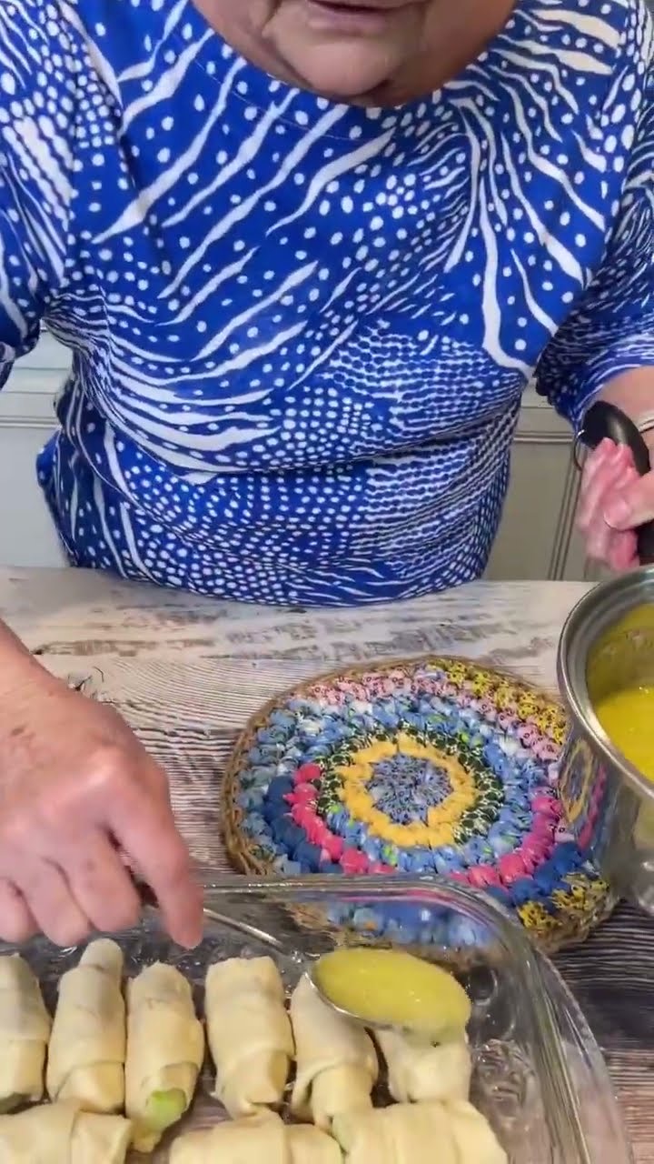 This is the SHORT video of me making APPLE DUMPLINGS.