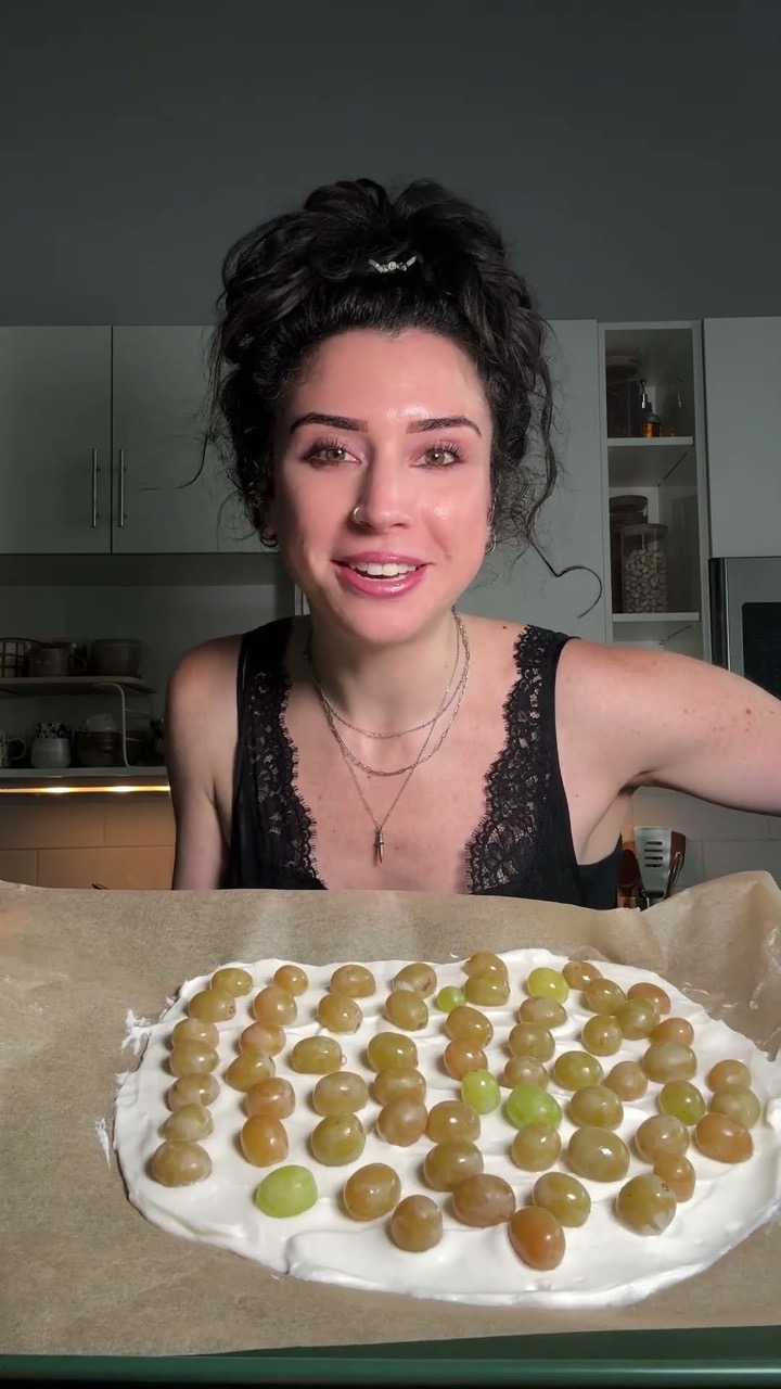 Yogurt bark is my favorite summer sweet treat #healthyfood #recipe #easyrecipe
