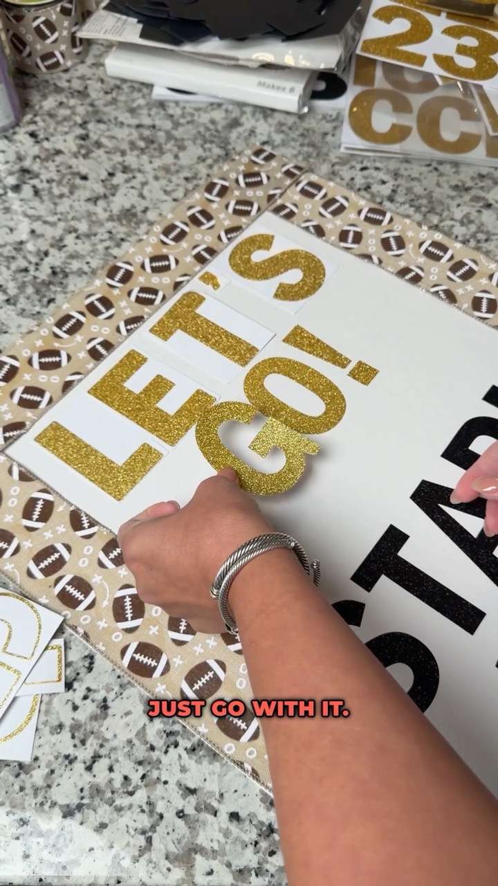My love for my child outweighs my hatred of arts & crafts 🏈 let’s make a sign for game day!