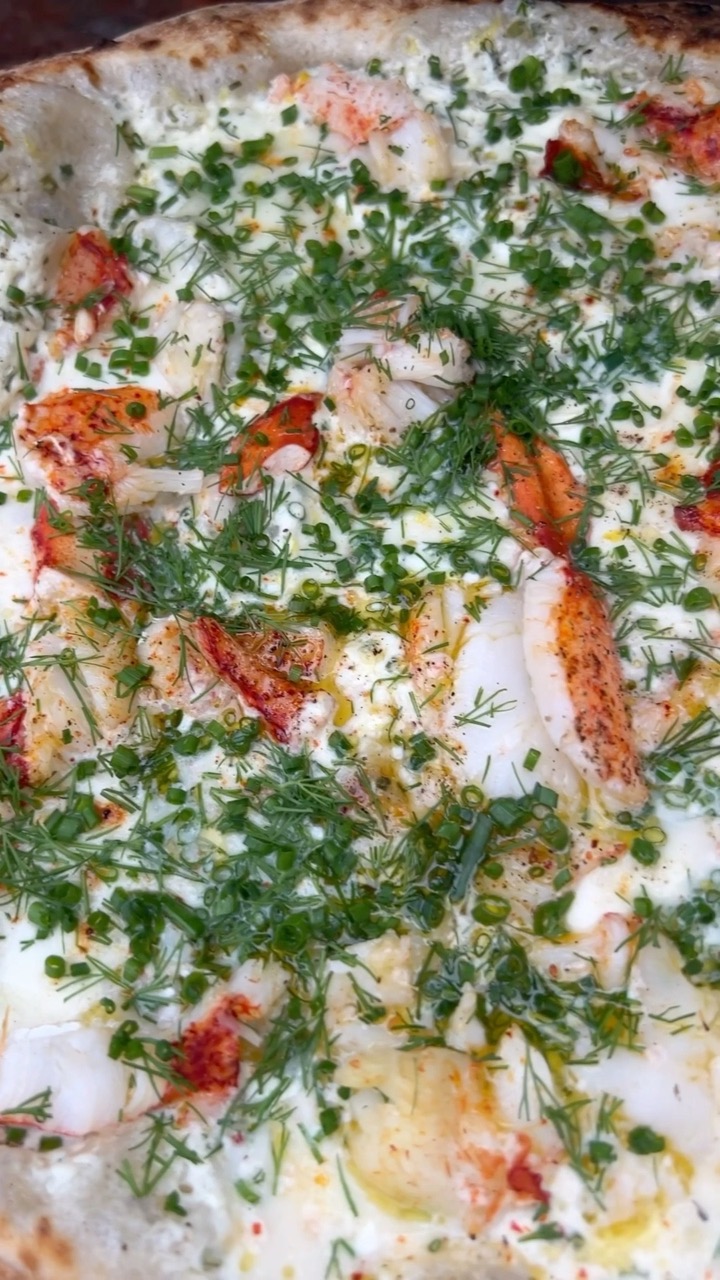 PEI LOBSTER SOURDOUGH PIZZA  🦞🍕