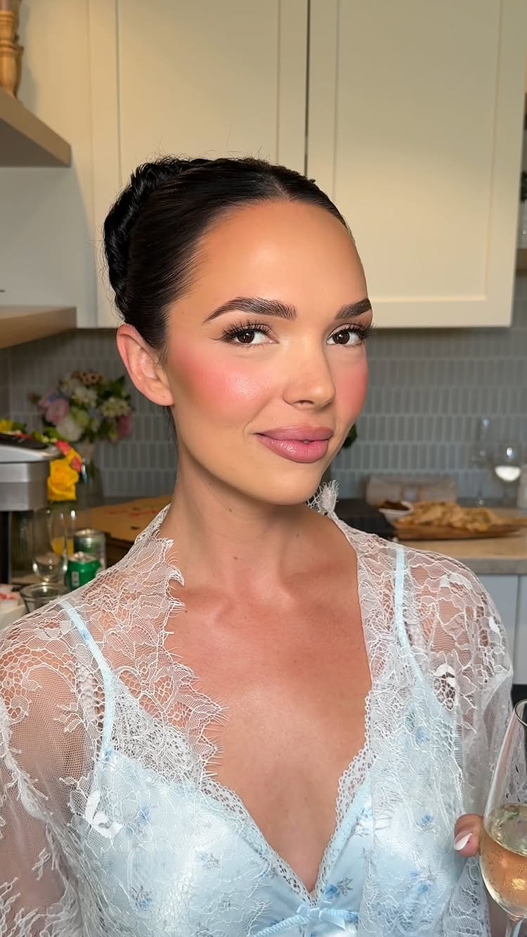 MACY 🤍💍👰🏻🪽

My cutie Florida bride with the most incredible glam! We did a trial prior to her wedding day so the trust was already ther