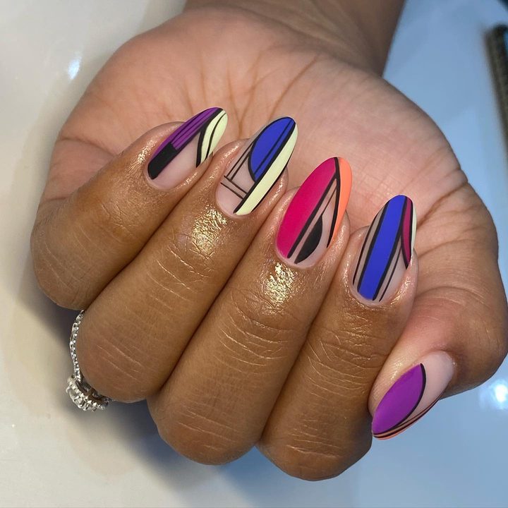 It’s the crisp line work for me 
.
.
.
#queensnailtech #queensnails #brooklynnails #brooklynnailtech #nycnails #nycnailtech #nailmagazine #gelmanicure #almondnails #nail #nails #lineart #nailart #naildesigns #abstractnai
