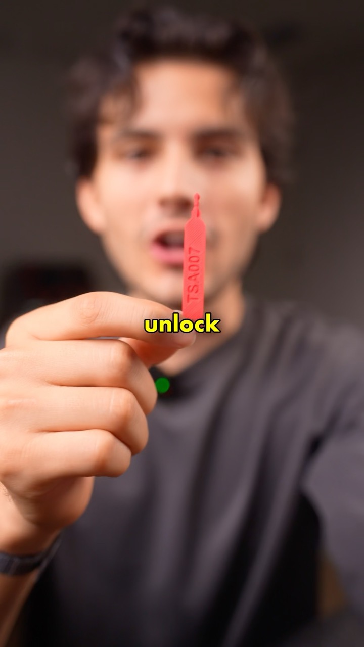 A 3D Printed Key can UNLOCK Every Suitcase 😭