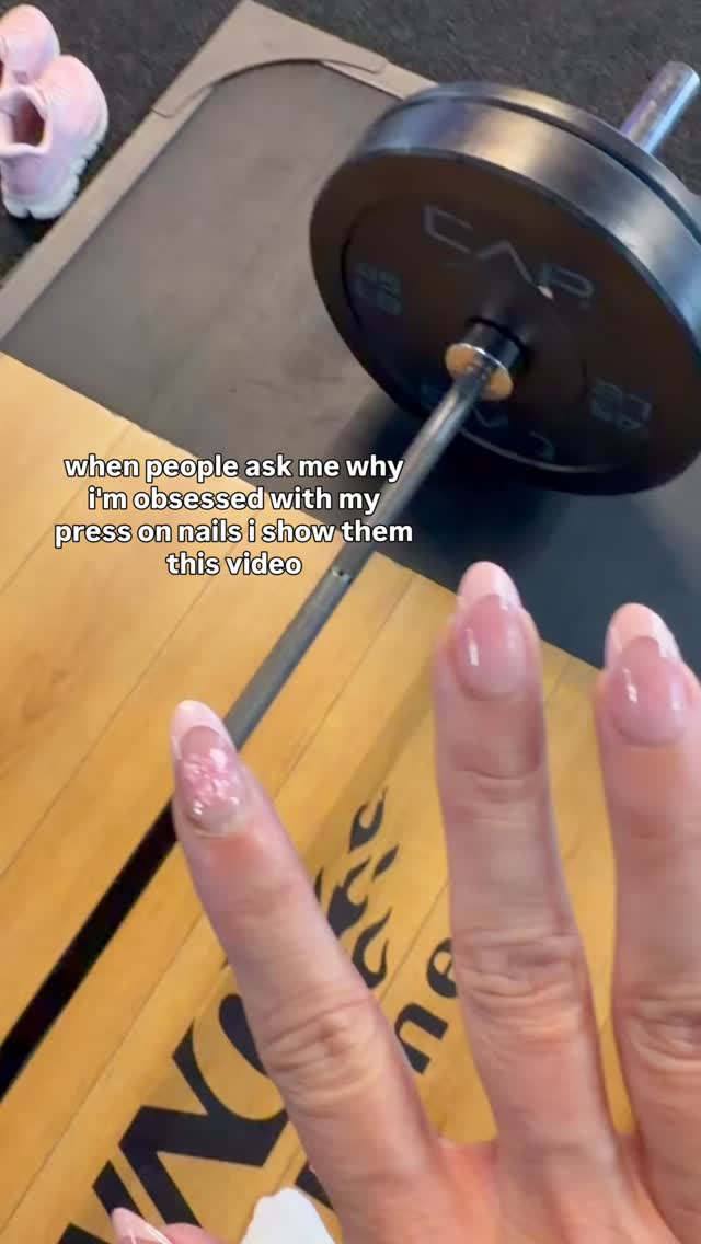 These nails are the No Glue Mani from Impress and not his post is not sponsored unfortunately 😂

These nails have a tacky glue which means