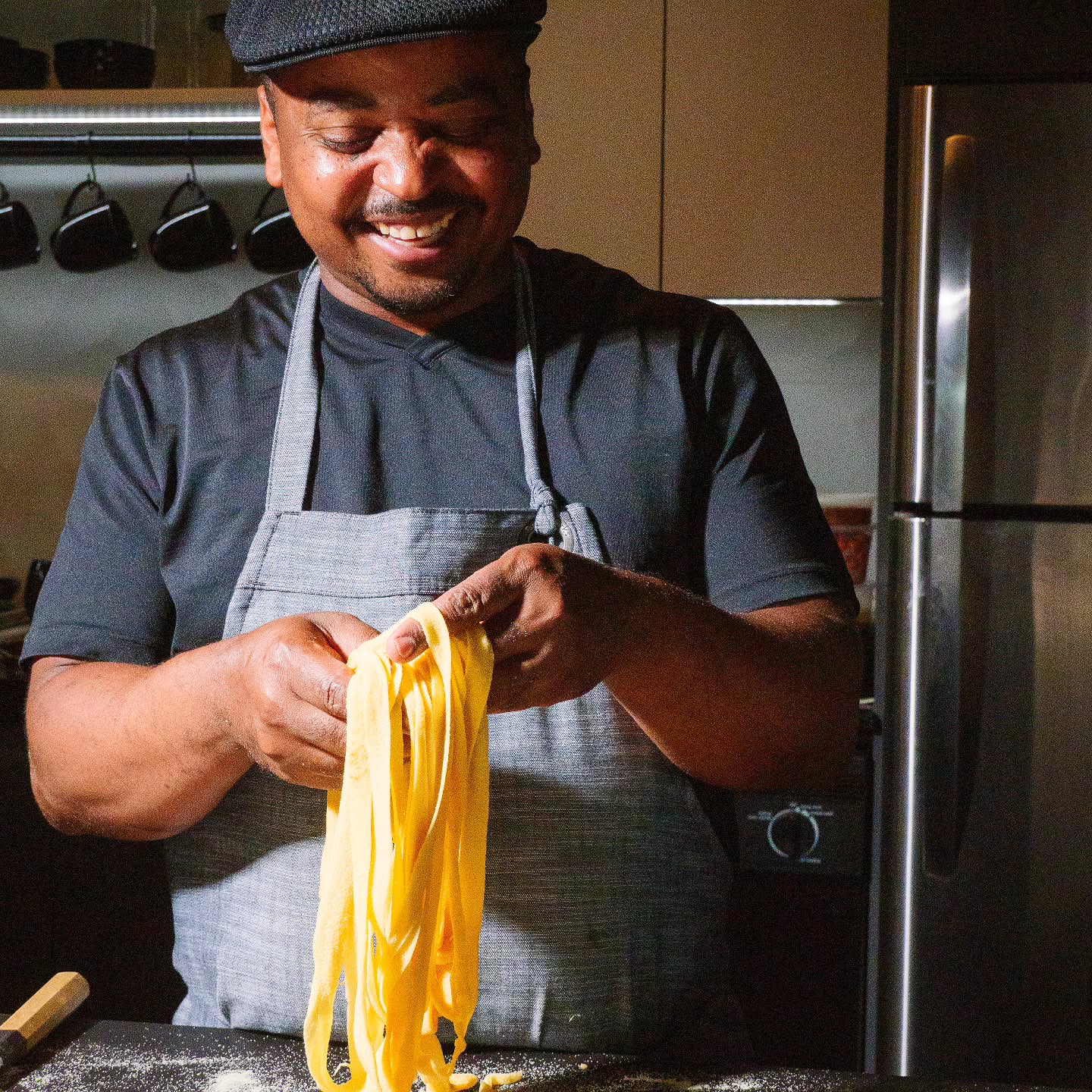 BTS with @nolachef212 !! Cajun shrimp pasta from My Creole-Cali Kitchen cookbook!! Check us out on @amazon @foodtemptresscookbookstore @barn