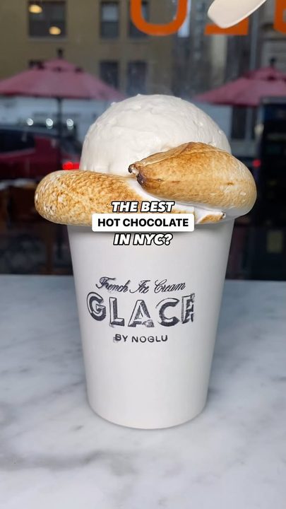 This s’mores hot chocolate from @glacenoglu should definitely be added to your hit list! Glace is an ice cream shop that opened on the Upper East Side earlier this year & they’re serving some delicious hot chocolates for