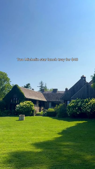 A great way to experience a two Michelin star restaurant at an affordable price point - @bluehillfarm lunch trays & stunning grounds exceeded my expectations! To get there you can either take the train from NYC to Tarryt