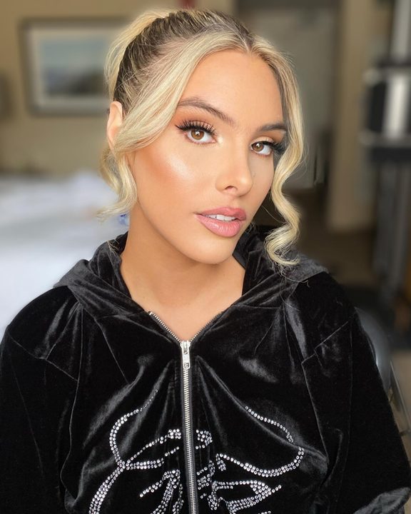 Got to GLAM the gorgeous @lelepons today for her event in NJ

Such a beautiful soul! Loved doing her makeup ❤️

I used @limelifebyalcone @bthreebalm @bea10cosmetics @purcosmetics @fentybeauty @maccosmetics @tartecosmetic