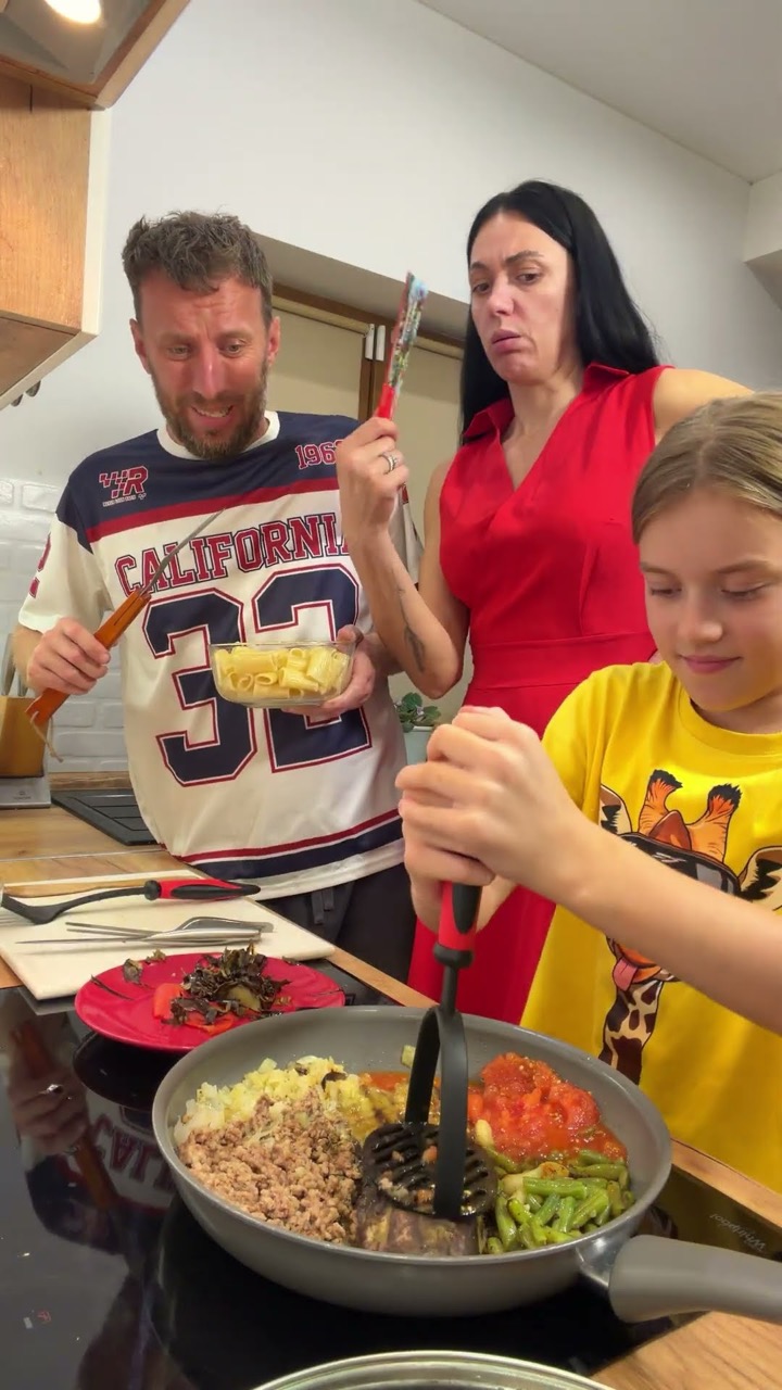 Quick and easy Beef Tomato Pasta for my parents #easyrecipe #hacks #family time ly