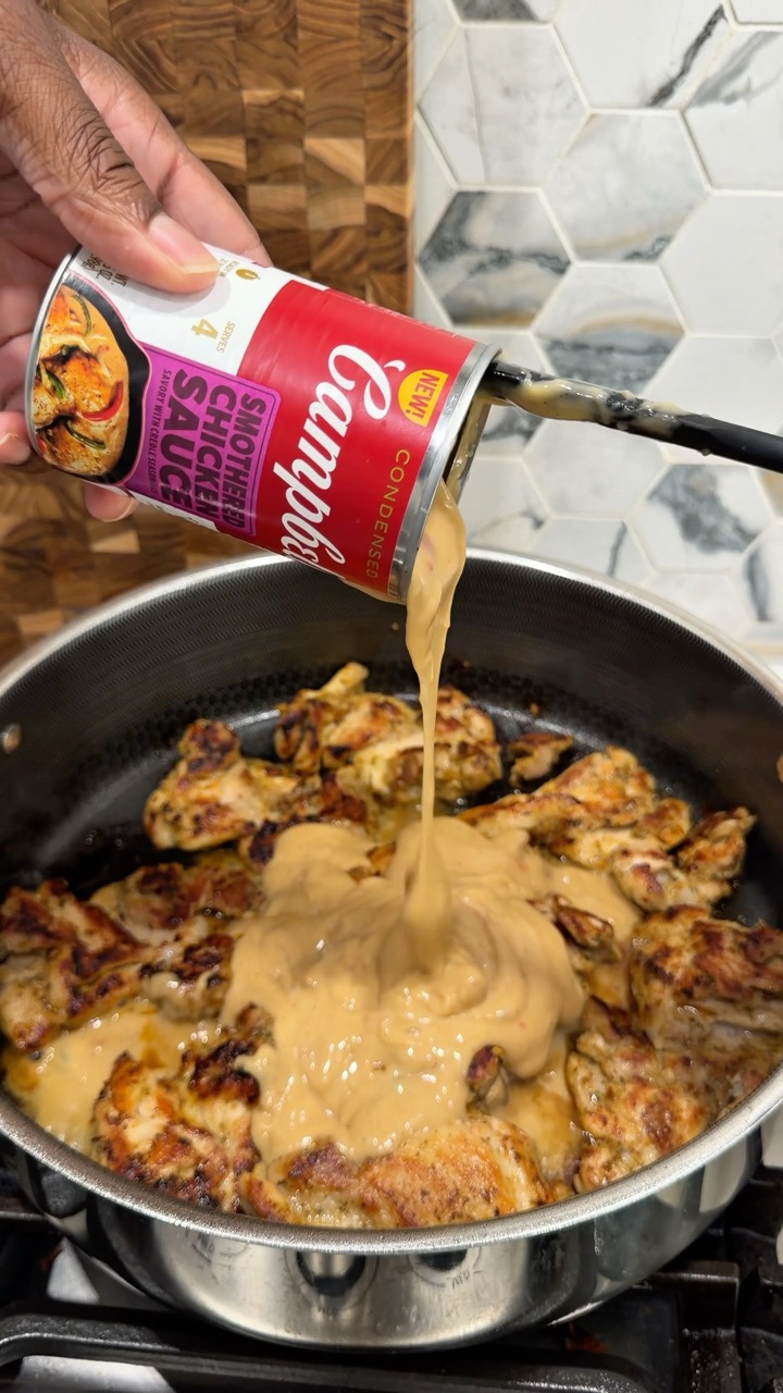 #CampbellsPartner Cam chose dinner, & the NEW @campbellsoup Smothered Chicken Sauce made it simple!