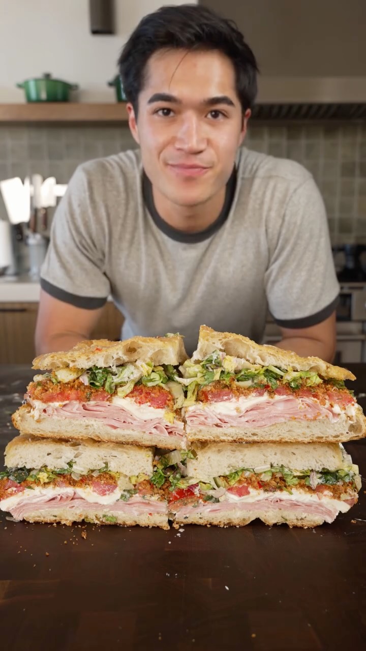 Focaccia sandwich 🥪 

-Homemade focaccia
-Pistachio mortadella
-Roasted garlic aioli
-Burrata 
-Marinated tomatoes 
-Calabrian chili pangra