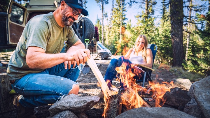 Van Life | Cold Mornings and Campfires
