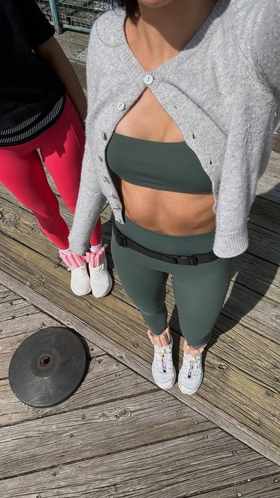American Dream 2.0 💅🏻 
•
•
#nyc #nyclifestyle #youngandfree #friendship #movingout #single #motivation #workoutset #hotgirlwalk
