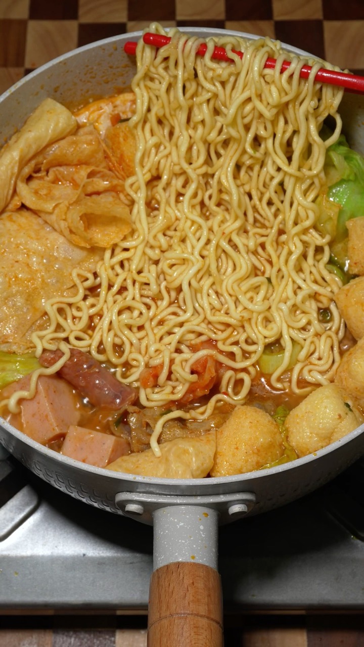 Would you eat this? #asmr #food #cooking #noodles #ramen