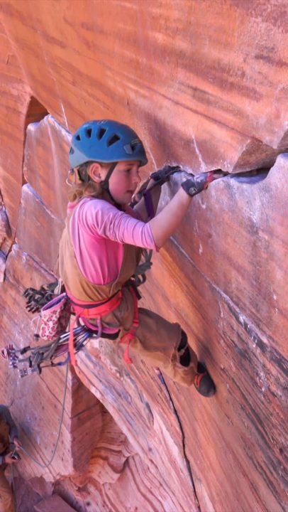 SO excited to send this one!!
•
This is the first of two crux sections on “Yin and Yang” (5.11a) in Red Rock! This short