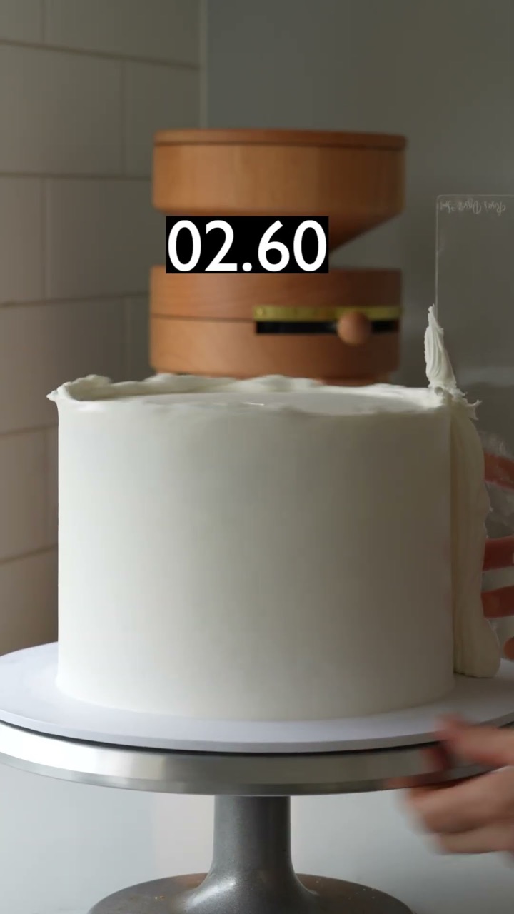 Cake challenge- Frosting Smooth #cakedecorating #cake #cakedesign #baking #buttercreamcake