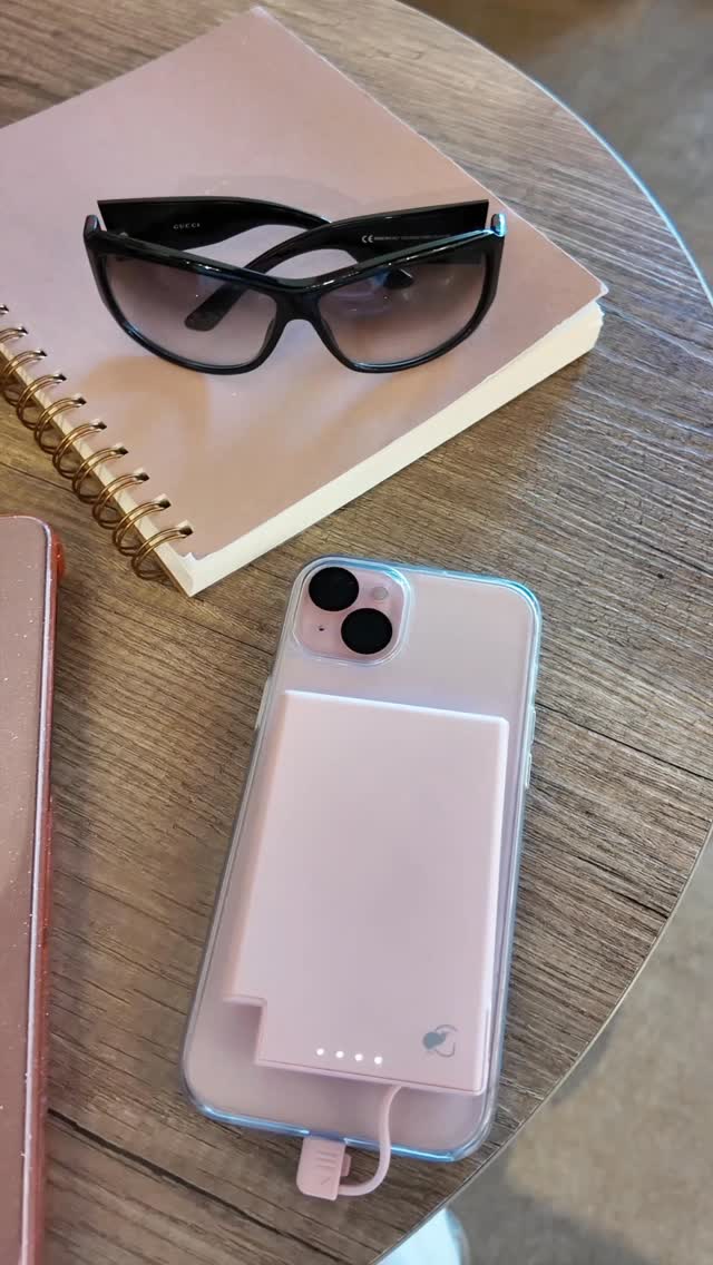 okay that shade of pink tho?! super slim and stylish charger from @gallevant_official 💓 comes with a magnetic sticker if you don’t have a M