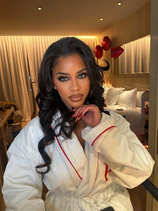 Birthday Glam on the princess @amayaelizabeth_ 😍 

I used @lillylashes half lashes in “Wild Child” for an extra cat eye effect 💕

#nycmakeupartist #nycmua #nymua