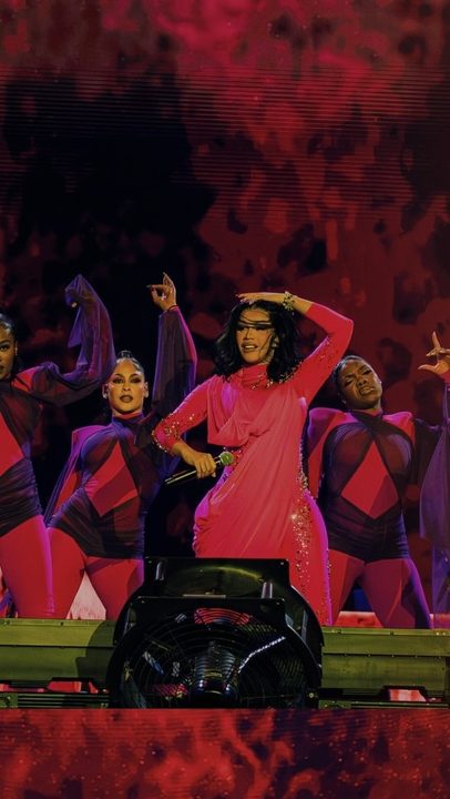 Come to work with me ✈️✨

Flew to Saudi Arabia to do makeup for @iamcardib backup dancers at @mdlbeast.soundstorm festival! 
Still wrapping my head around this one! 🥲

Thank you 🙏🏾 @gkgmanagementllc_1 

choreo:
@itsbankh