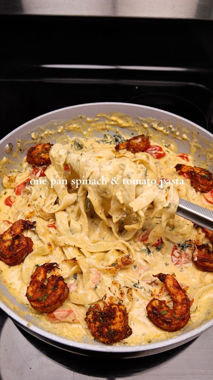 One pan spinach & tomato pasta